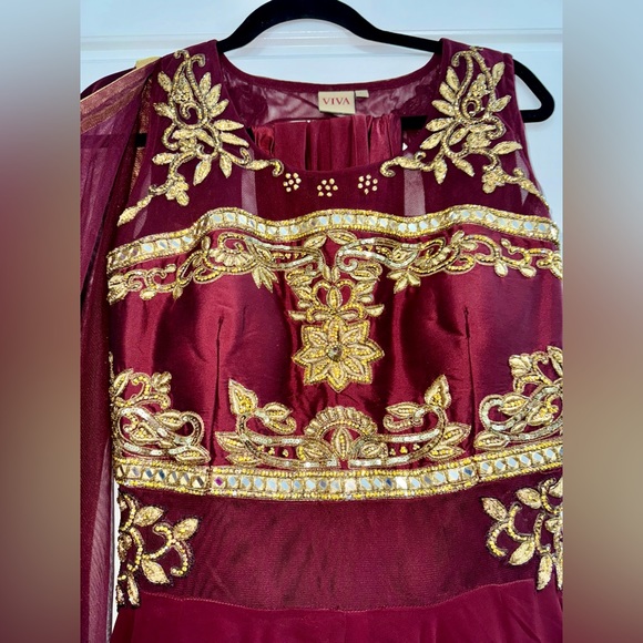 NWT Burgundey Embroidered Indian Gown - Picture 2 of 5